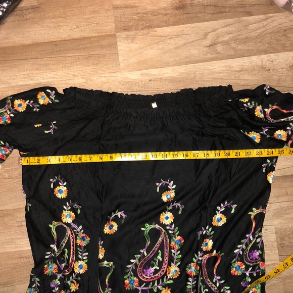 Selected for host pick🌸🌺 🎉 EMBROIDERED OFF SHOULDER TOP - Picture 4 of 5